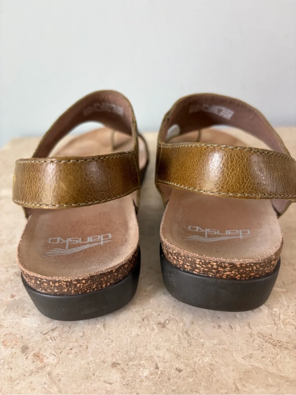 Dansko Reece Sandals Women's 38 / 7.5 Bronze Brown Leather Toe Loop Cork Shoes